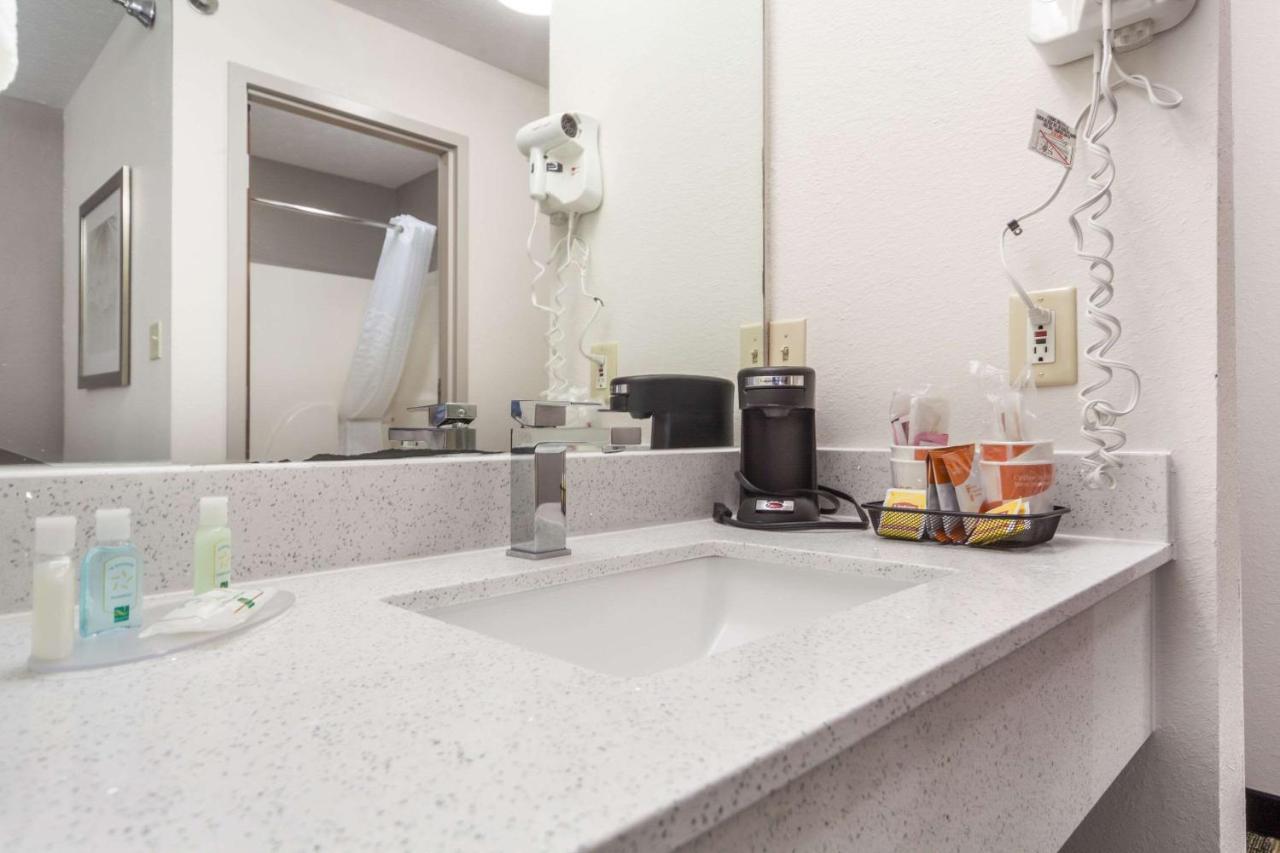 Quality Inn & Suites West Omaha - Ne Linclon Esterno foto