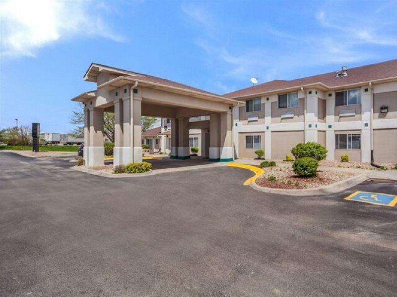 Quality Inn & Suites West Omaha - Ne Linclon Esterno foto