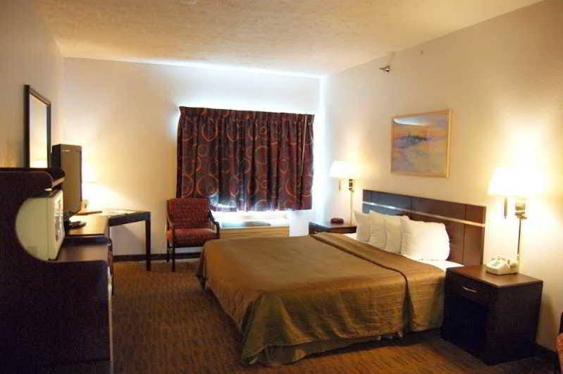 Quality Inn & Suites West Omaha - Ne Linclon Esterno foto