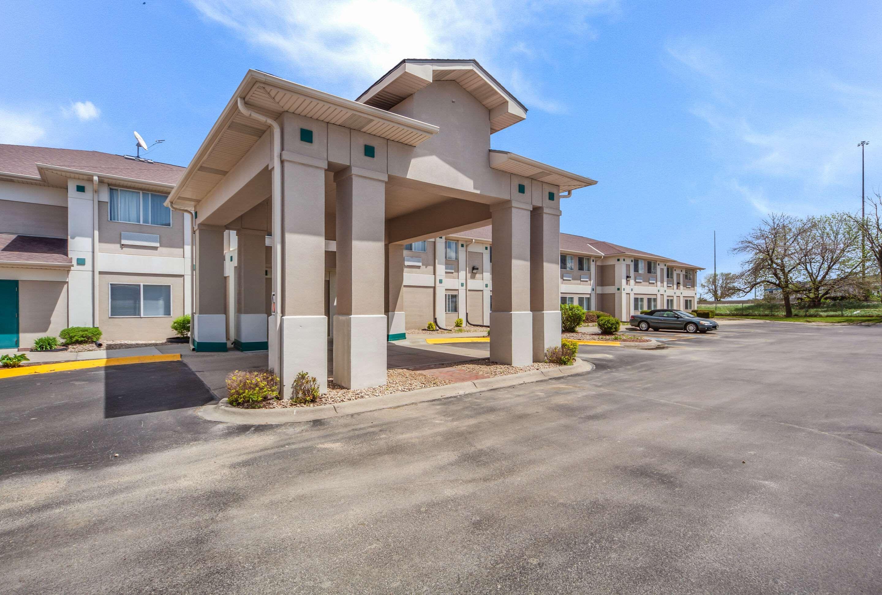 Quality Inn & Suites West Omaha - Ne Linclon Esterno foto